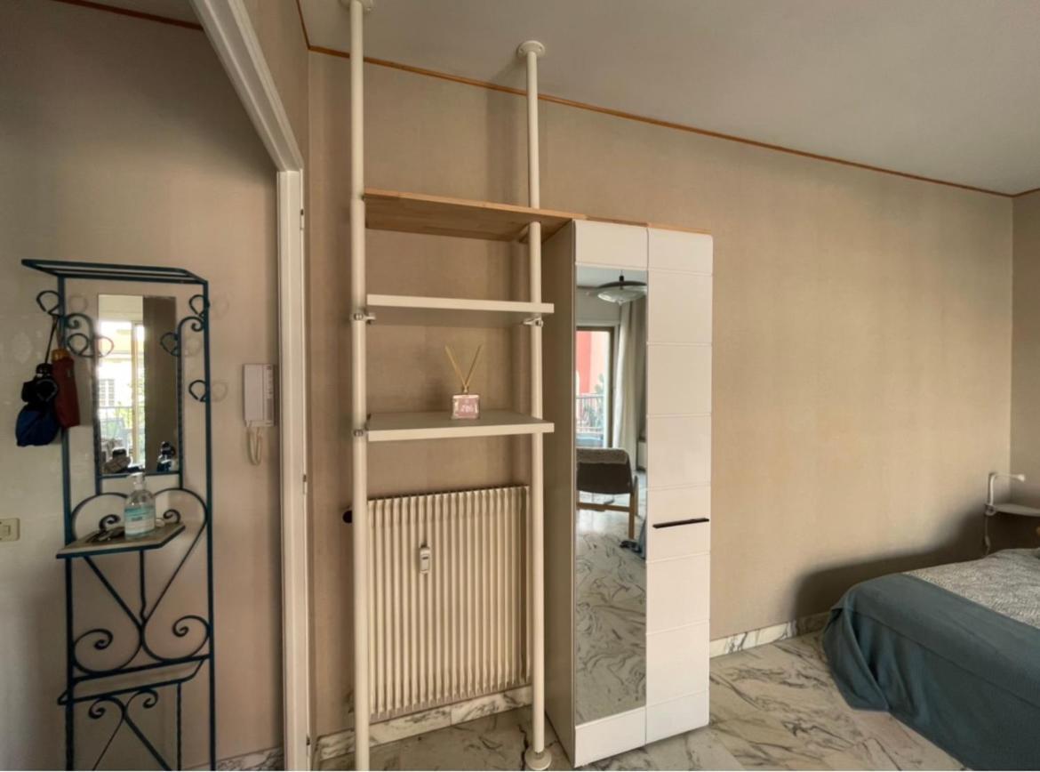 studio 2 pers , 40m2 en bord de mer avec vue mer Menton Buitenkant foto