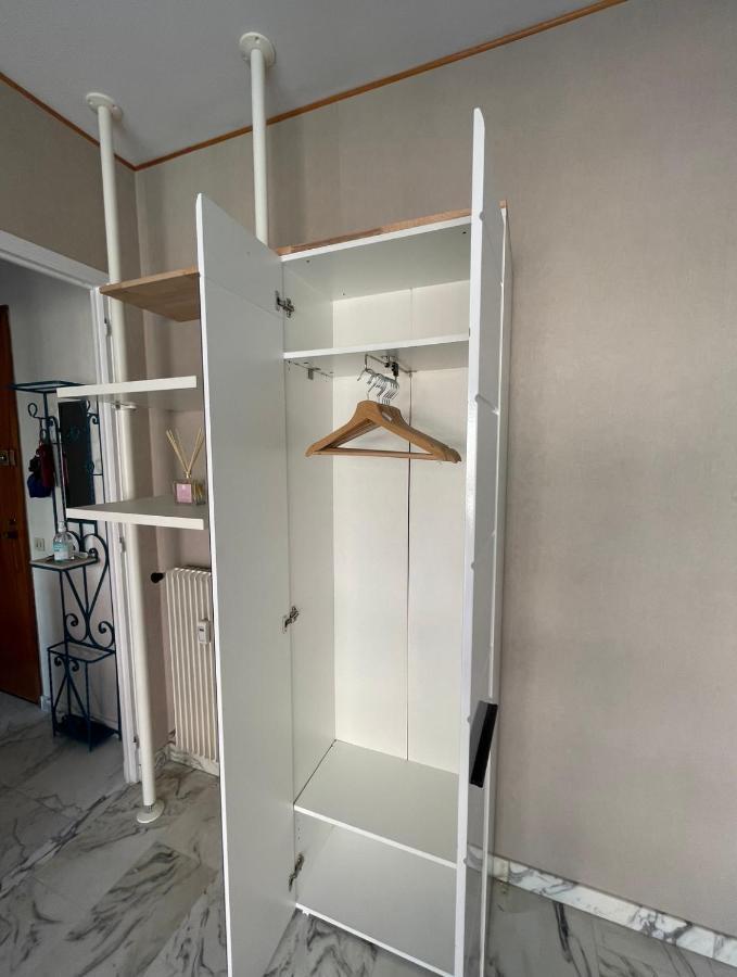 studio 2 pers , 40m2 en bord de mer avec vue mer Menton Buitenkant foto